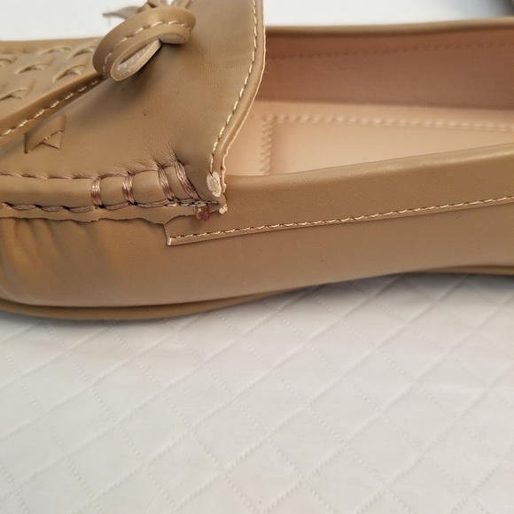Womens Tan Driving Shoes Faux Leather Size 10 RN 87077 - Picture 2 of 6